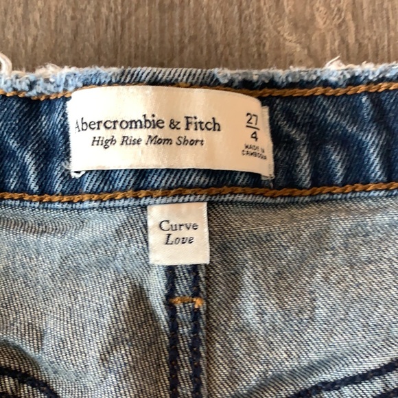 Abercrombie & Fitch High Rise Mom Short - Picture 3 of 3
